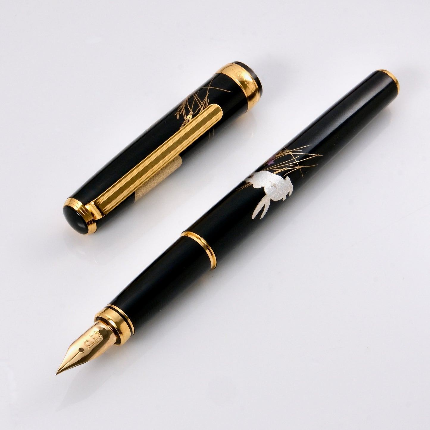 Platinum Vicoh Modern Maki-e Fountain Pen - Moon & Rabbit