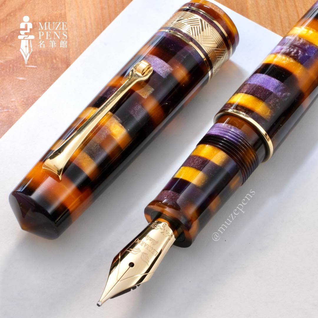 Leonardo Officina Italiana Momento Zero Grande Mosaico Fountain Pen - Sea Anemone, Gold Trim
