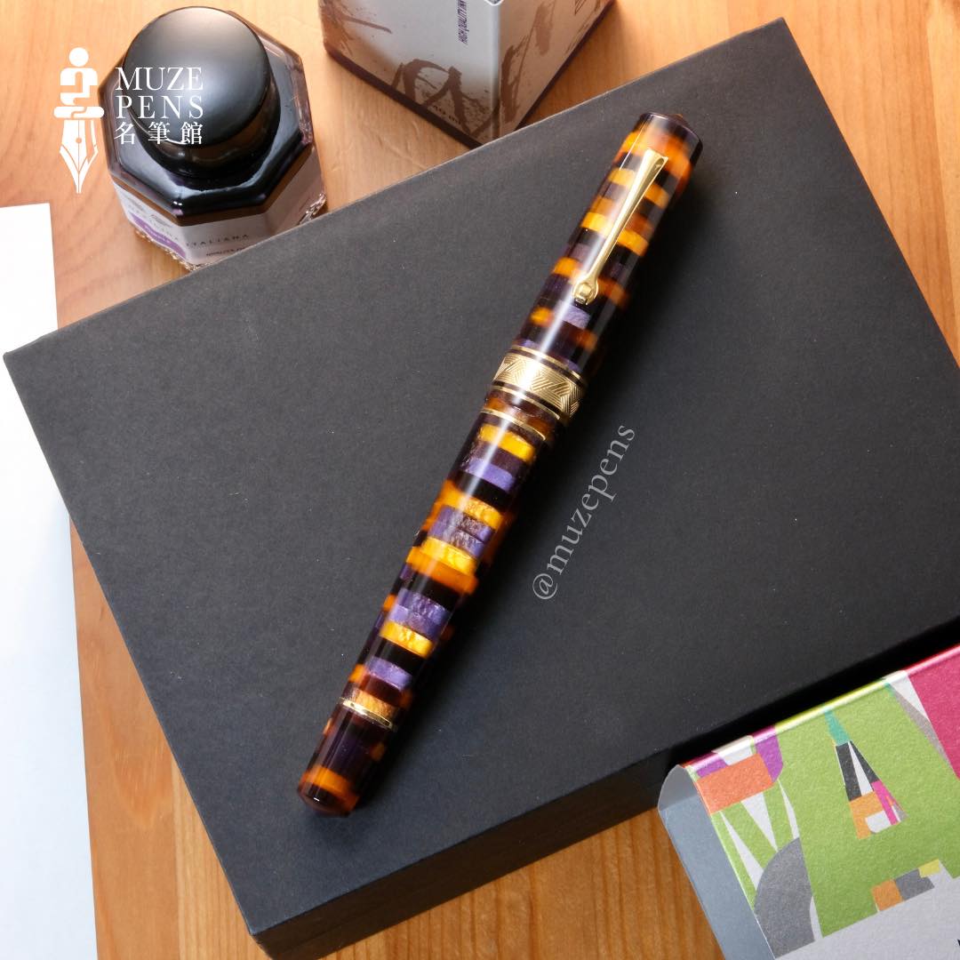 Leonardo Officina Italiana Momento Zero Grande Mosaico Fountain Pen - Sea Anemone, Gold Trim