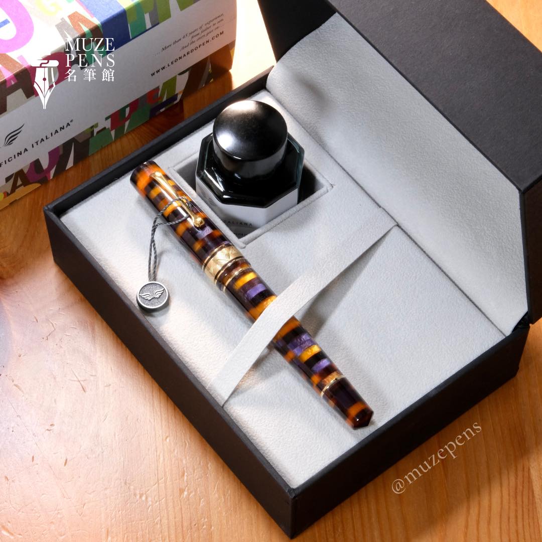 Leonardo Officina Italiana Momento Zero Grande Mosaico Fountain Pen - Sea Anemone, Gold Trim