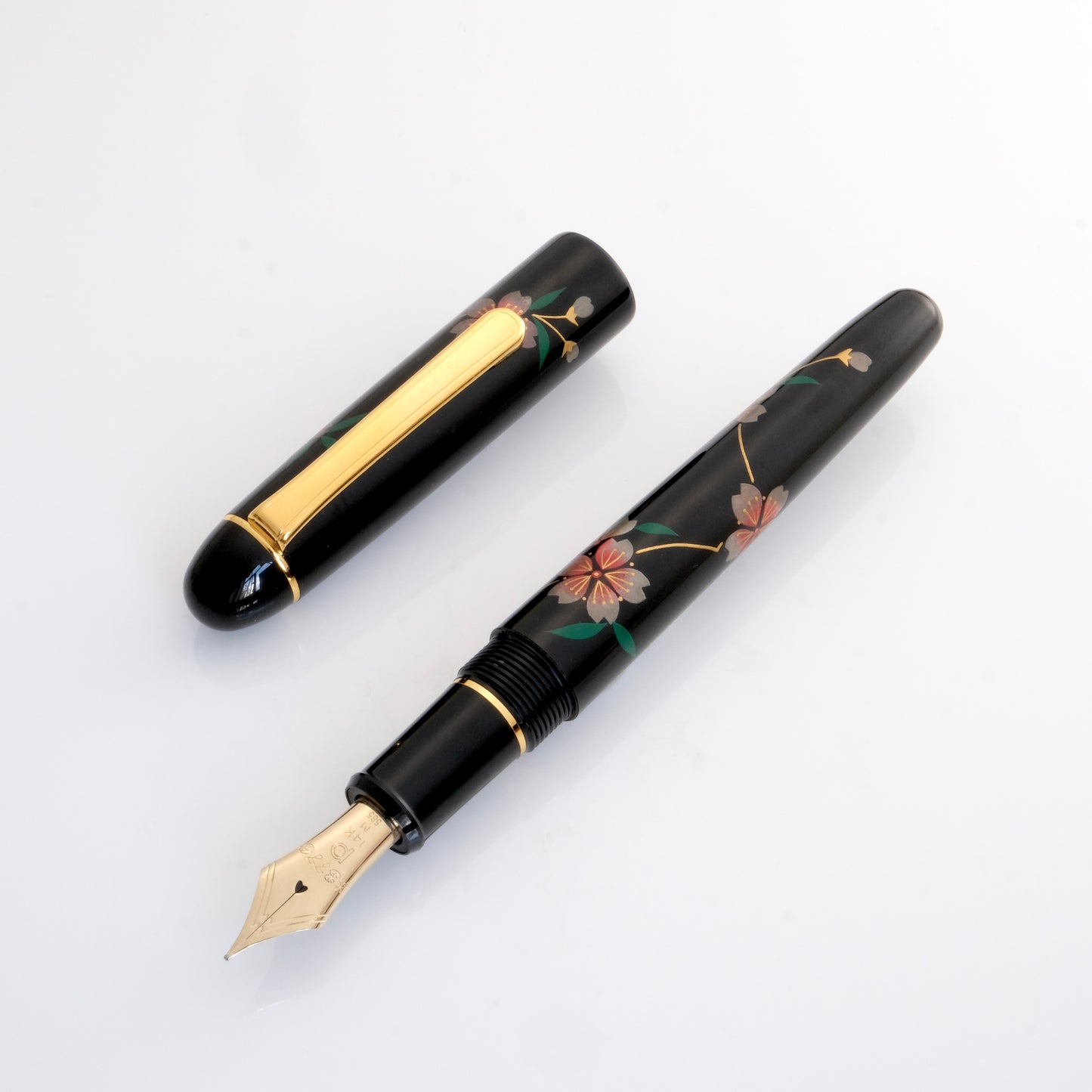 Platinum 3776 Kaga Taka Maki-e Fountain Pen - Sakura