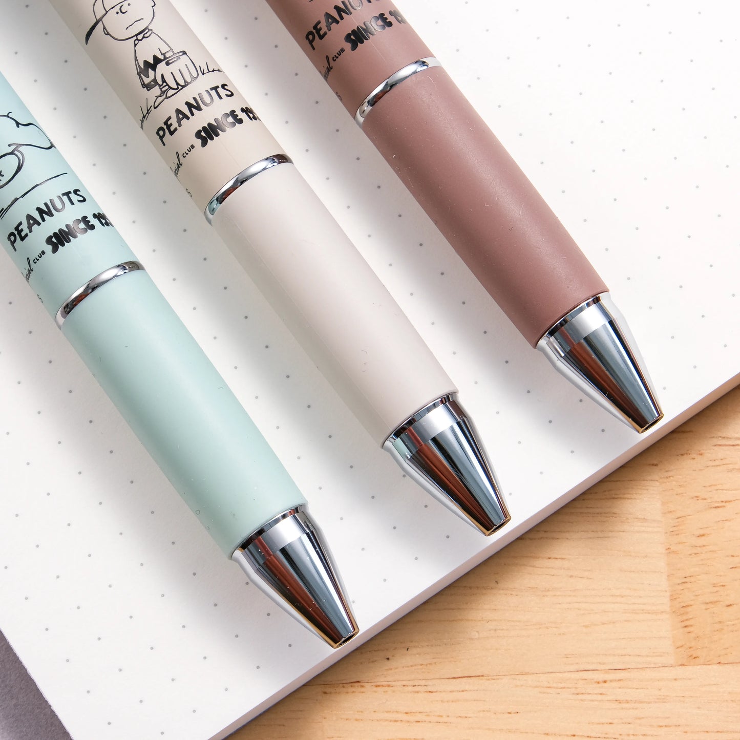 Uni Jetstream Snoopy 75th Anniversary 4+1 Ballpoint + Mechanical Pencil - Charlie Brown Greige