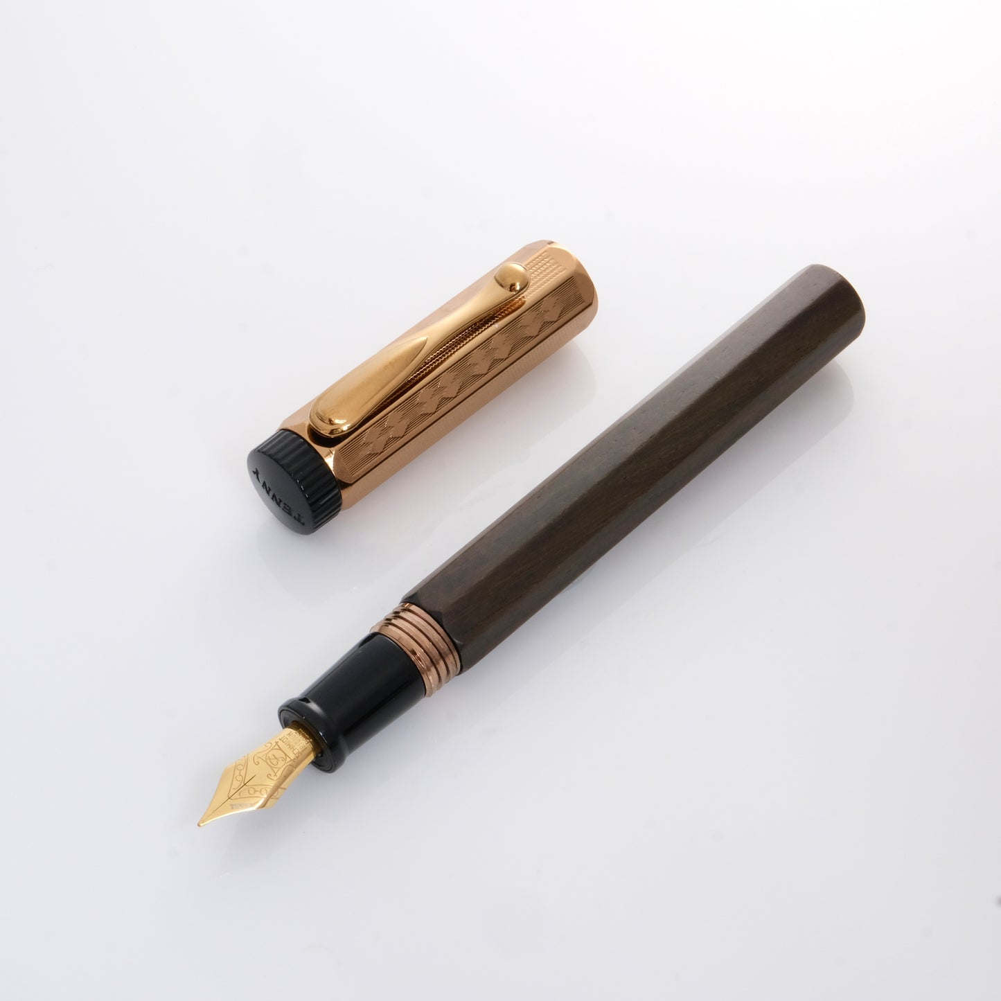 Tenny Traveler Fountain Pen - Ebony (黑檀木)