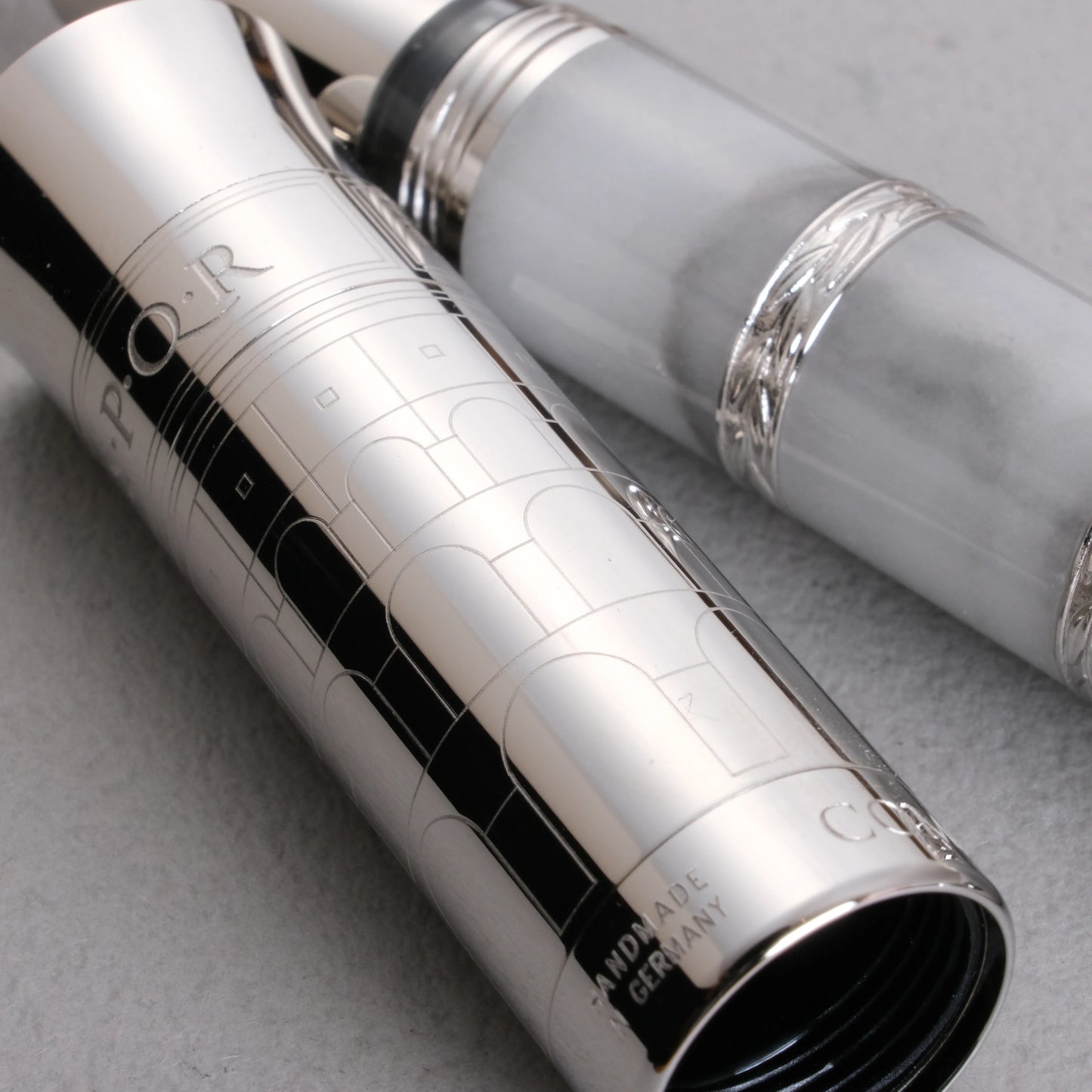 Graf von Faber-Castell Pen of the Year 2018 – Pillars of History - White Edition (Limited Edition)