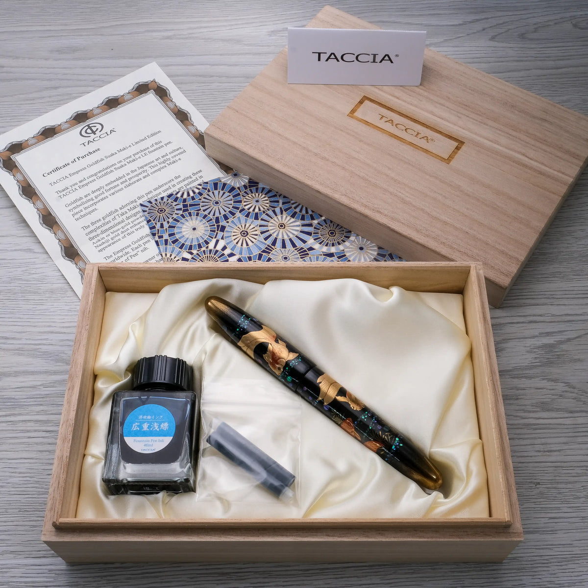 Taccia Empress LE FP - Goldfish Suaka 18k M