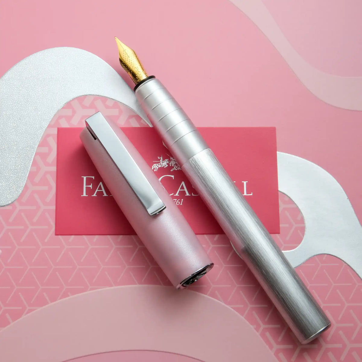 Faber-Castell Loom Fountain Pen Special Edition Gift Set - Pink