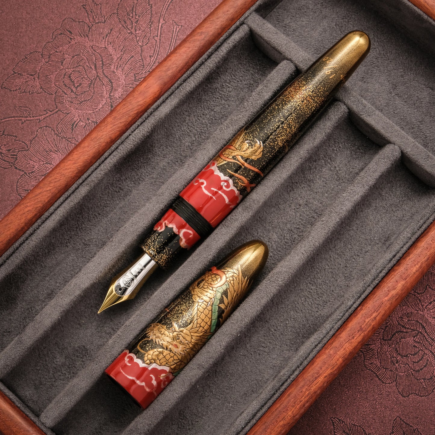 Taccia Empress Maki-e Fountain Pen - Double Dragon (2024 Limited Edition)