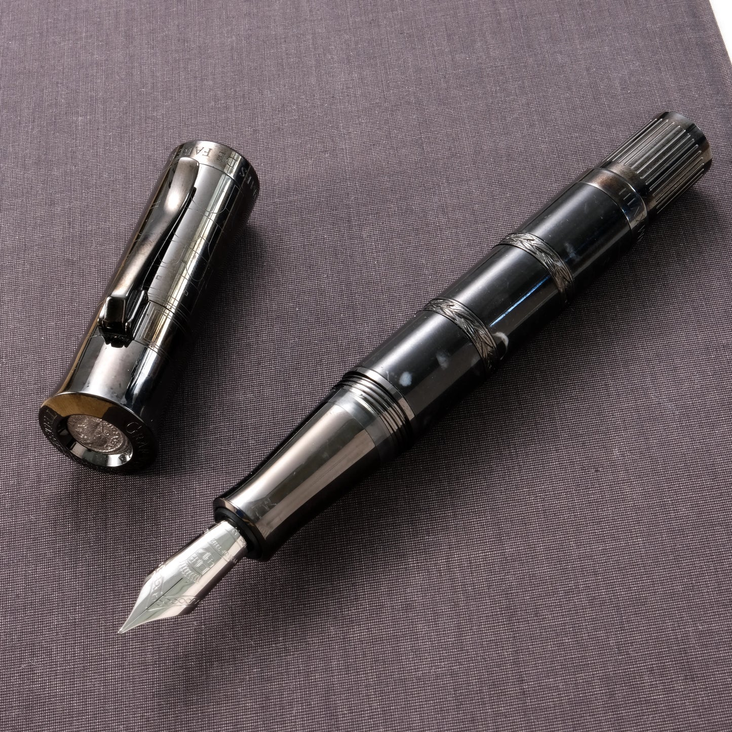 Graf von Faber-Castell Pen of the Year 2018 – Pillars of History - Black Edition (Limited Edition)
