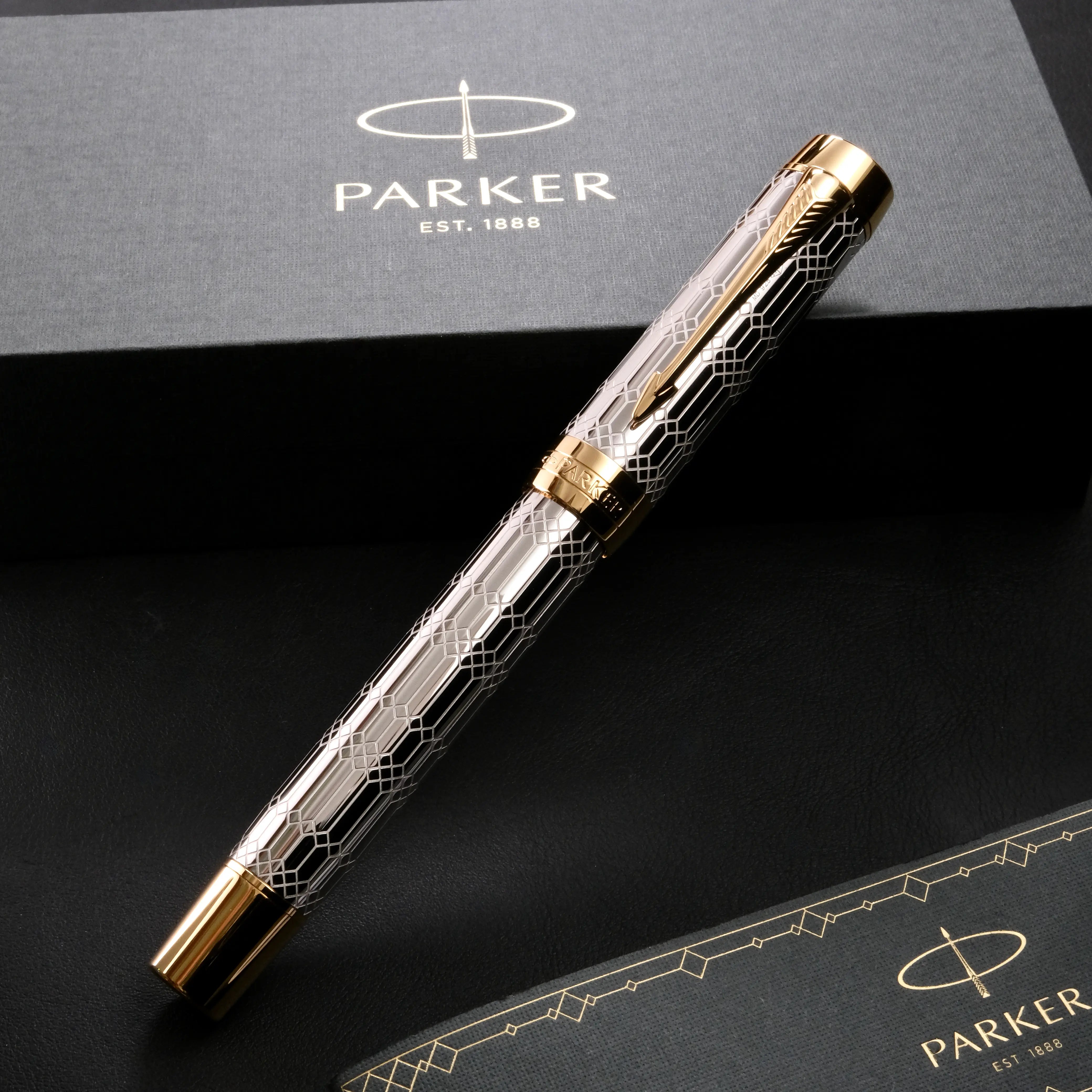 Parker Duofold Fountain Pen - Queen's Platinum Jubilee (Special