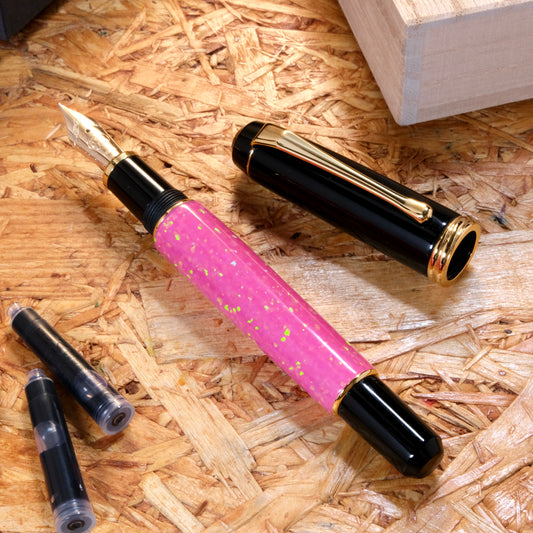 Kuretake Yumeginga Fountain Pen - Kyoto Opal - Pink