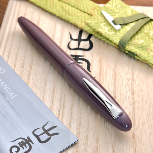 Platinum Izumo Iro-Urushi Fountain Pen - Budou Nezu (Grape Gray)