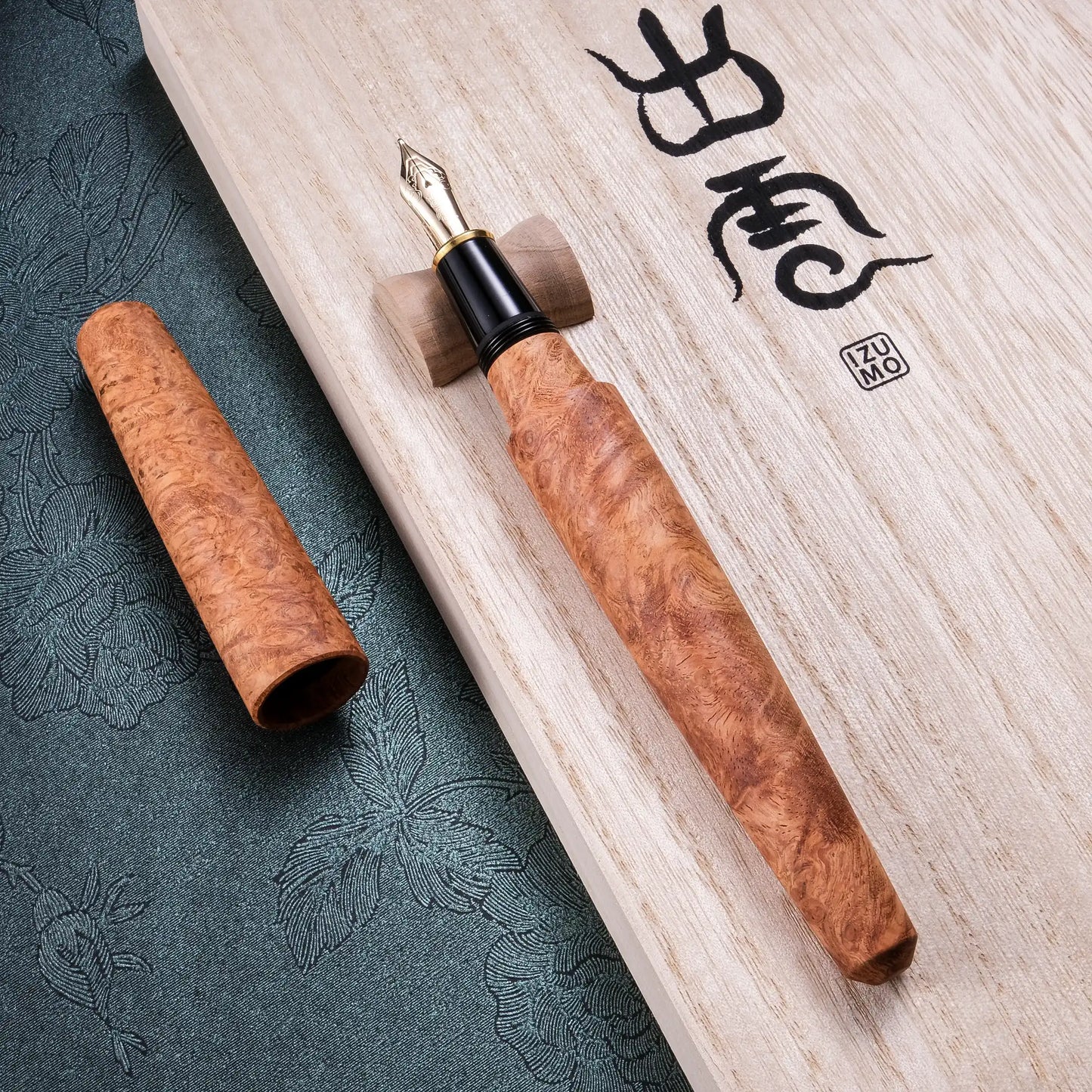 Platinum Izumo Precious Wood Fountain Pen: Karin-Kobu (Amboyna Burl) Limited Edition