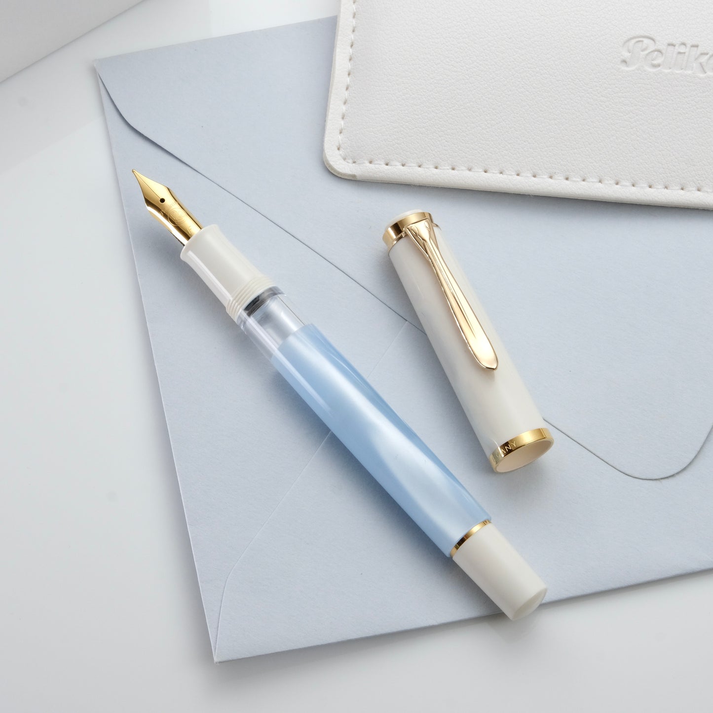 Pelikan M200 Fountain Pen - Pastel Blue