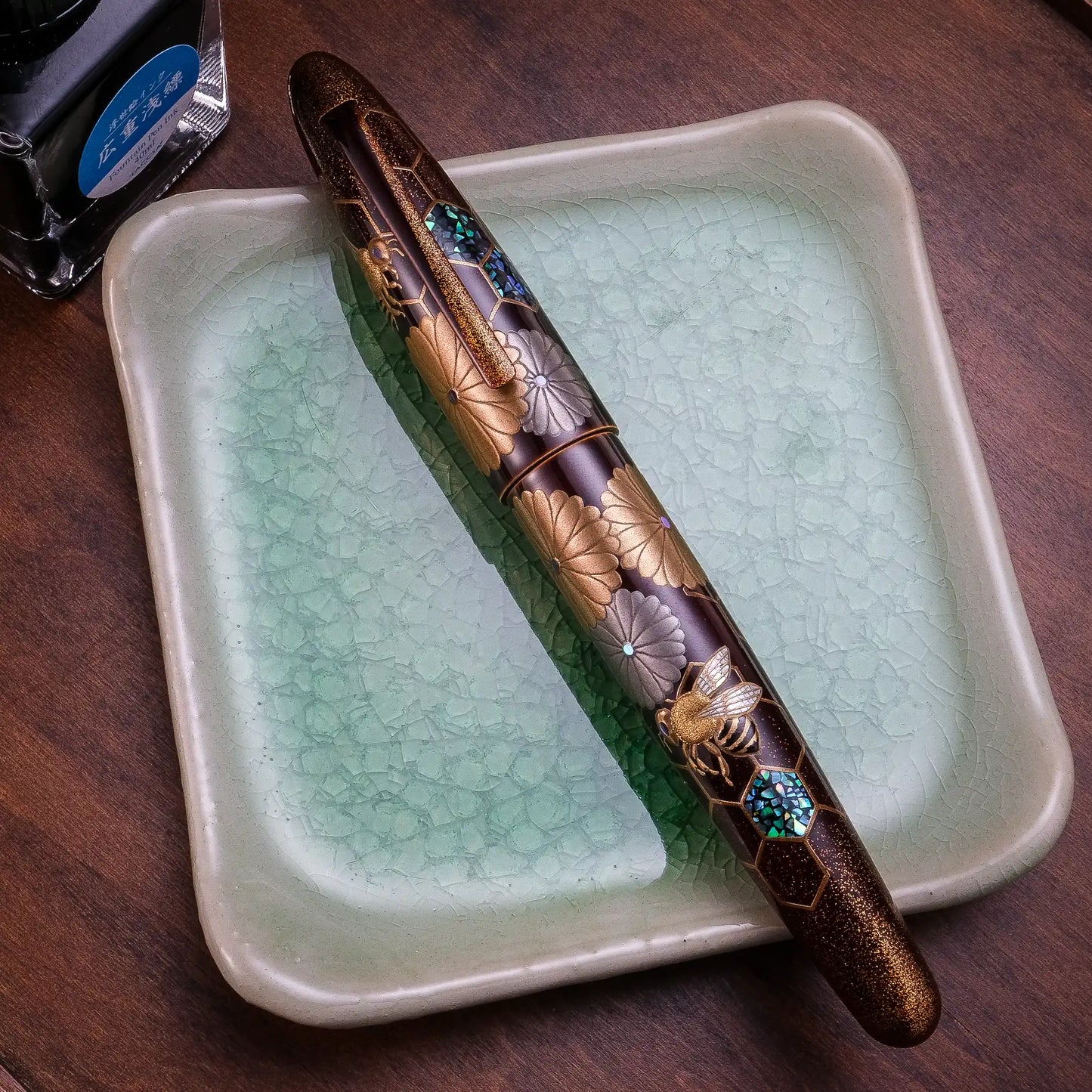 Taccia Empress Fountain Pen - Imperial Honeybee (Limited Edition)