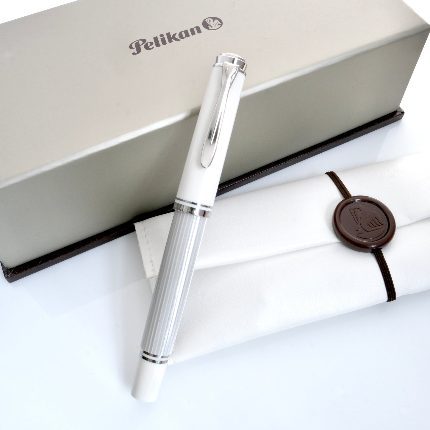 Pelikan M405 Fountain Pen - Silver & White 百利金 M405鋼筆 - 銀白條紋