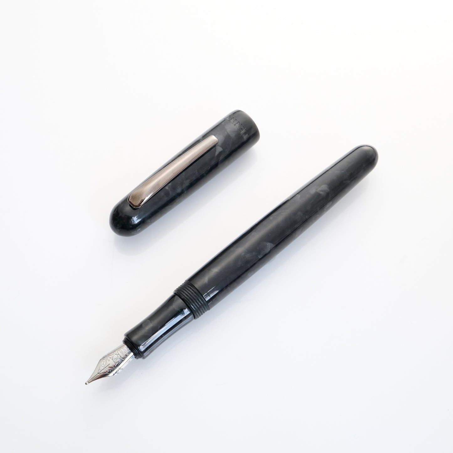 Tenny Carnival Fountain Pen - Black (蒼穹黑)