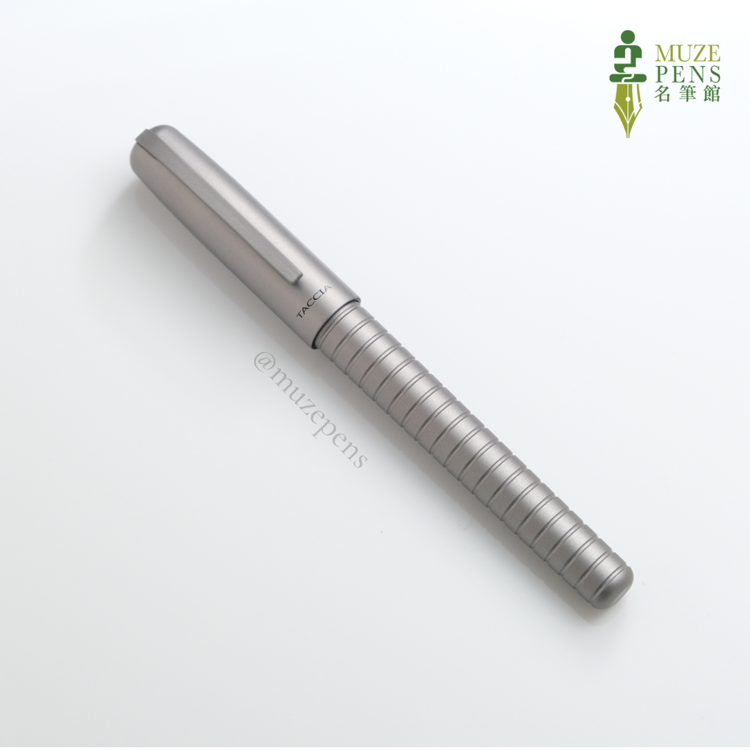 TACCIA PENFORT Pinnacle Fountain Pen - Graphite Grey