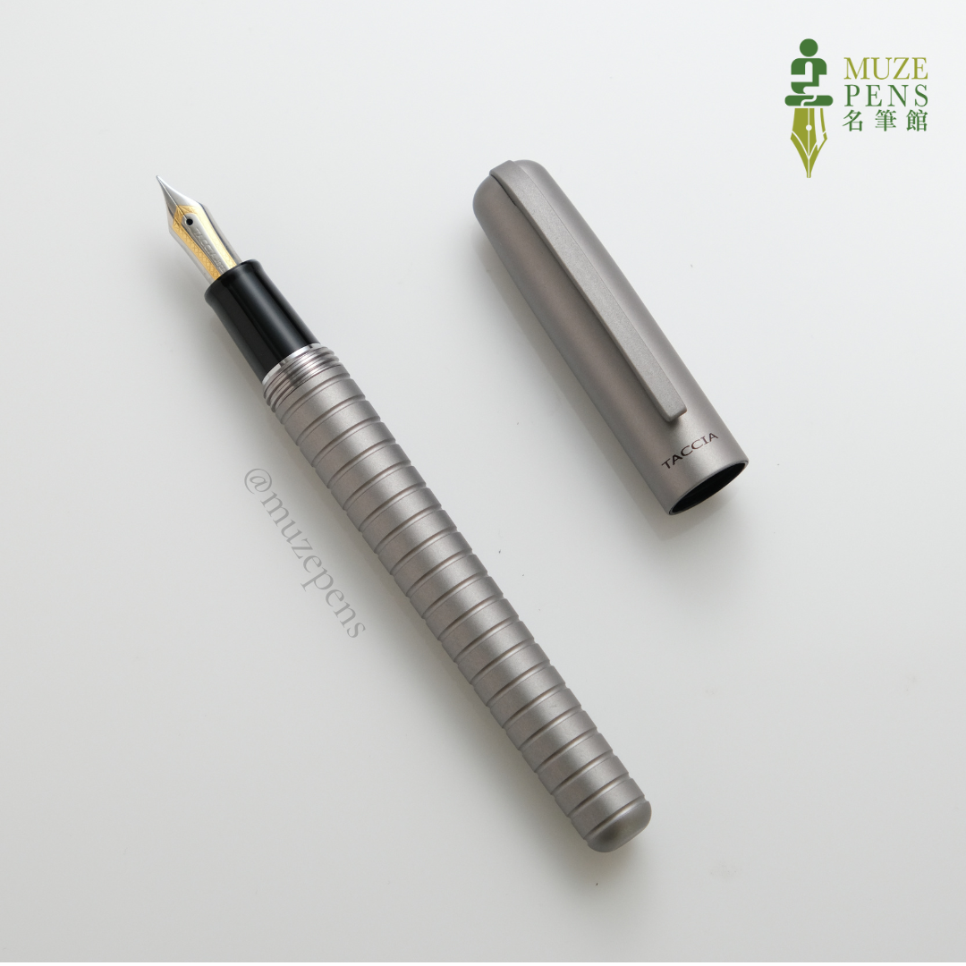 TACCIA PENFORT Pinnacle Fountain Pen - Graphite Grey