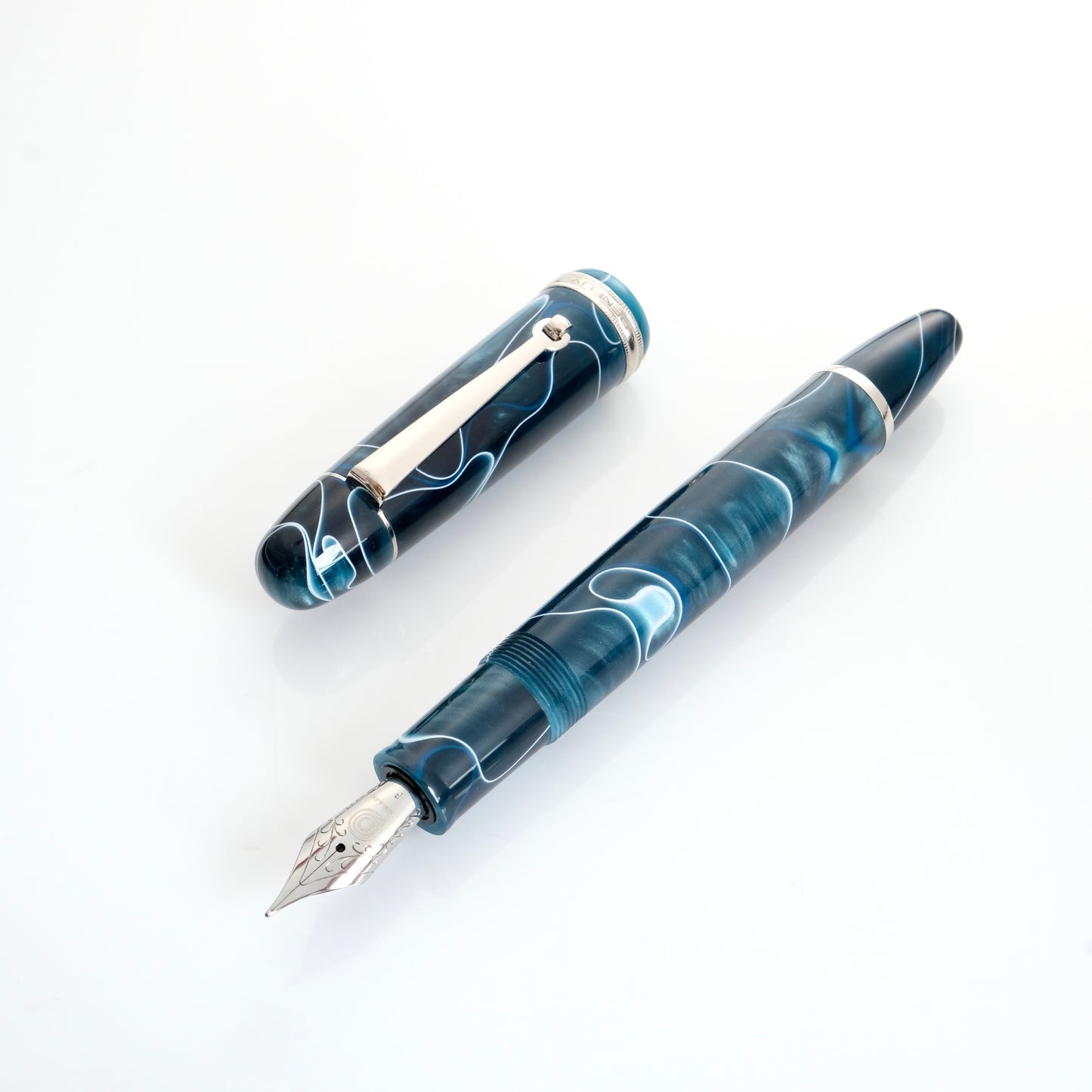 Penlux Masterpiece Grande Fountain Pen - Blue Swirl 活塞鋼筆 - 藍色漩渦