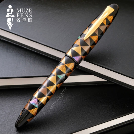 Platinum Izumo Kaga Maki-e Fountain Pen - Urokomon