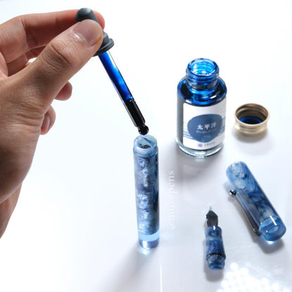 Opus 88 Demo Eyedropper Fountain Pen － Sapphire