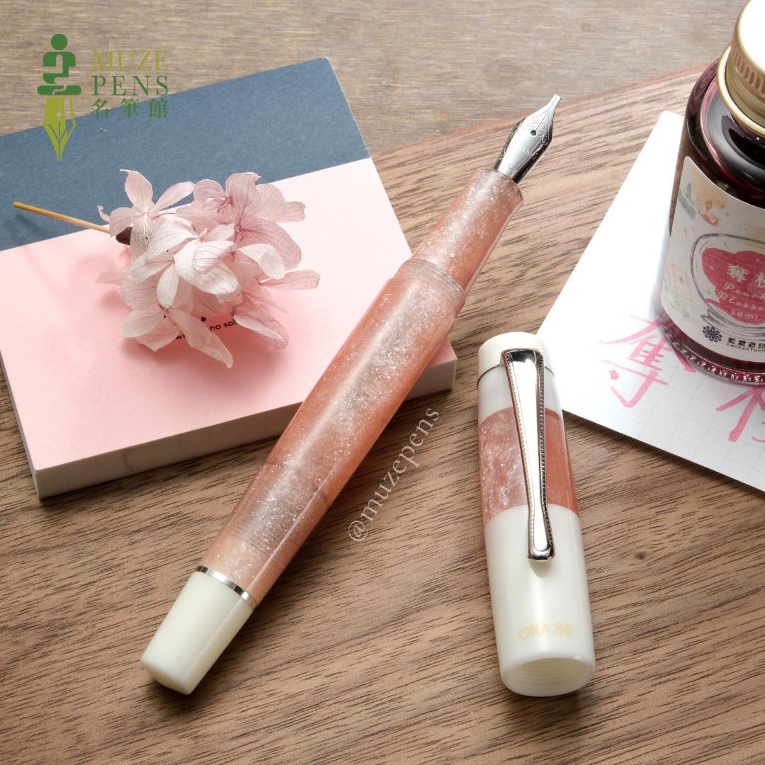 Opus88 Koloro Eyedropper Fountain Pen － Pink