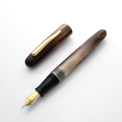 Tenny Jade Ox Horn Fountain Pen (Large) 赤玉牛角 手工筆 (大尺寸)