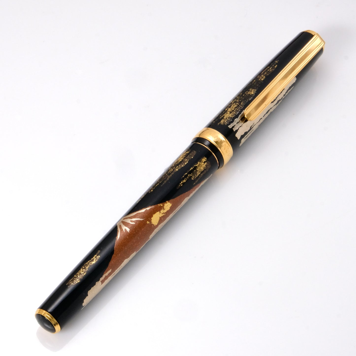 Platinum Vicoh Modern Maki-e Fountain Pen － Red Mt. Fuji