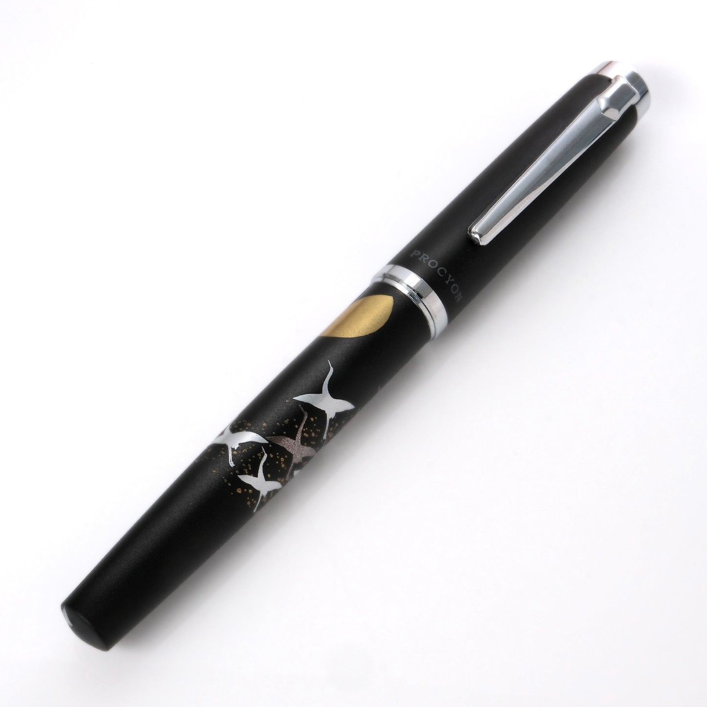 Platinum Procyon Modern Maki-e Fountain Pen - Cranes over Moon