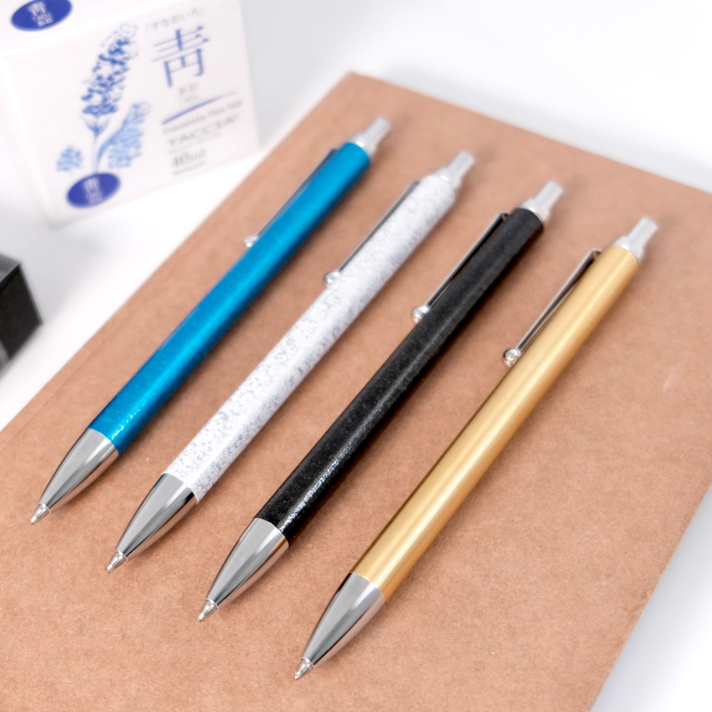 TACCIA PENFORT Lumicresta Ballpoint Pen - White