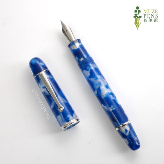 Penlux Masterpiece Grande Koi Fountain Pen - Blue & White 活塞鋼筆 - 藍白鯉魚