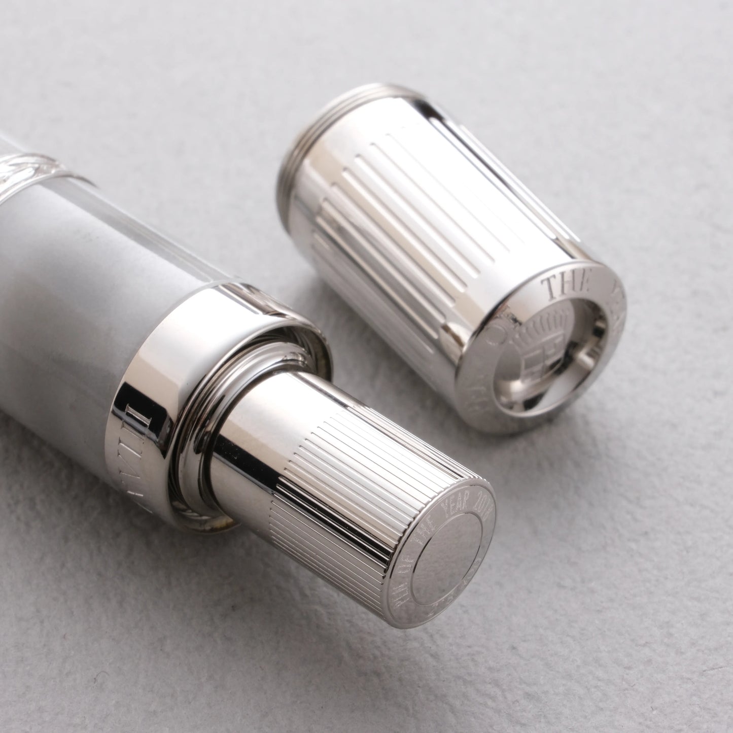 Graf von Faber-Castell Pen of the Year 2018 – Pillars of History - White Edition (Limited Edition)