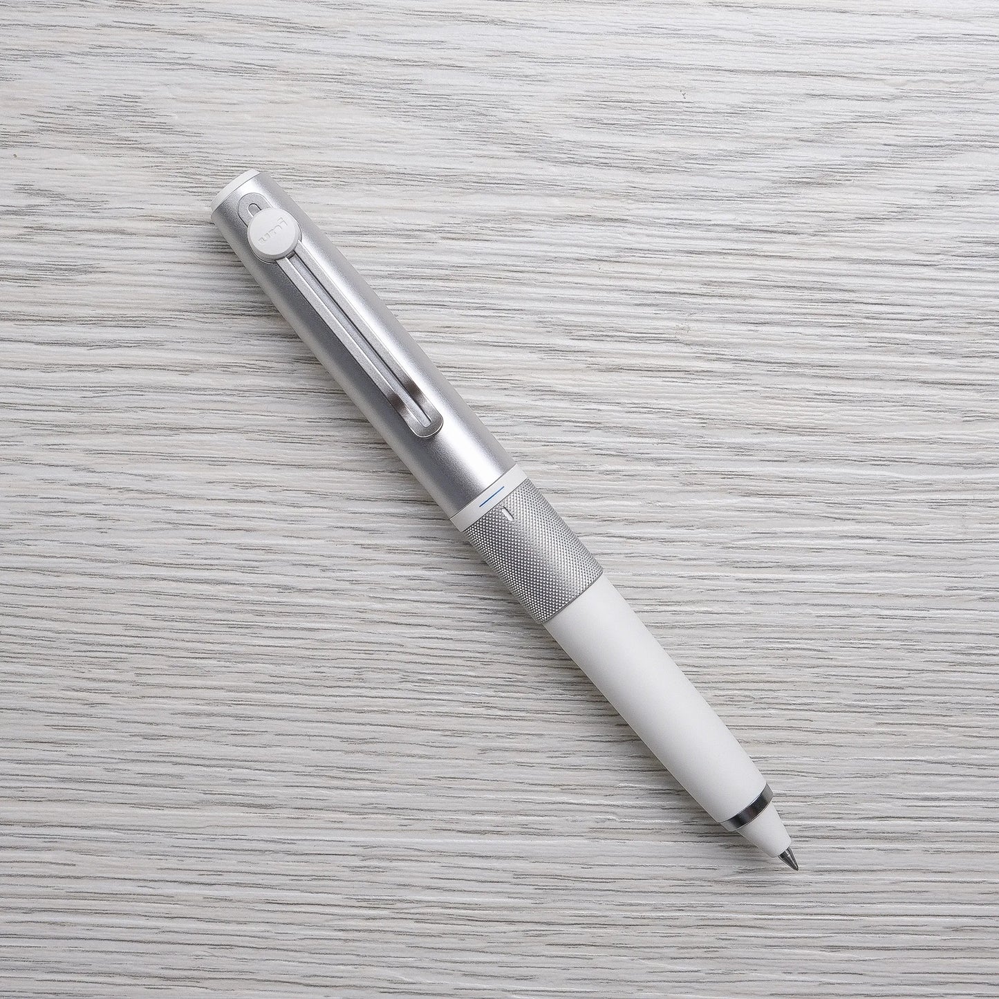Uni-ball Zento Signature Retractable 3-Color Ballpoint Pen, Silver 0.38mm