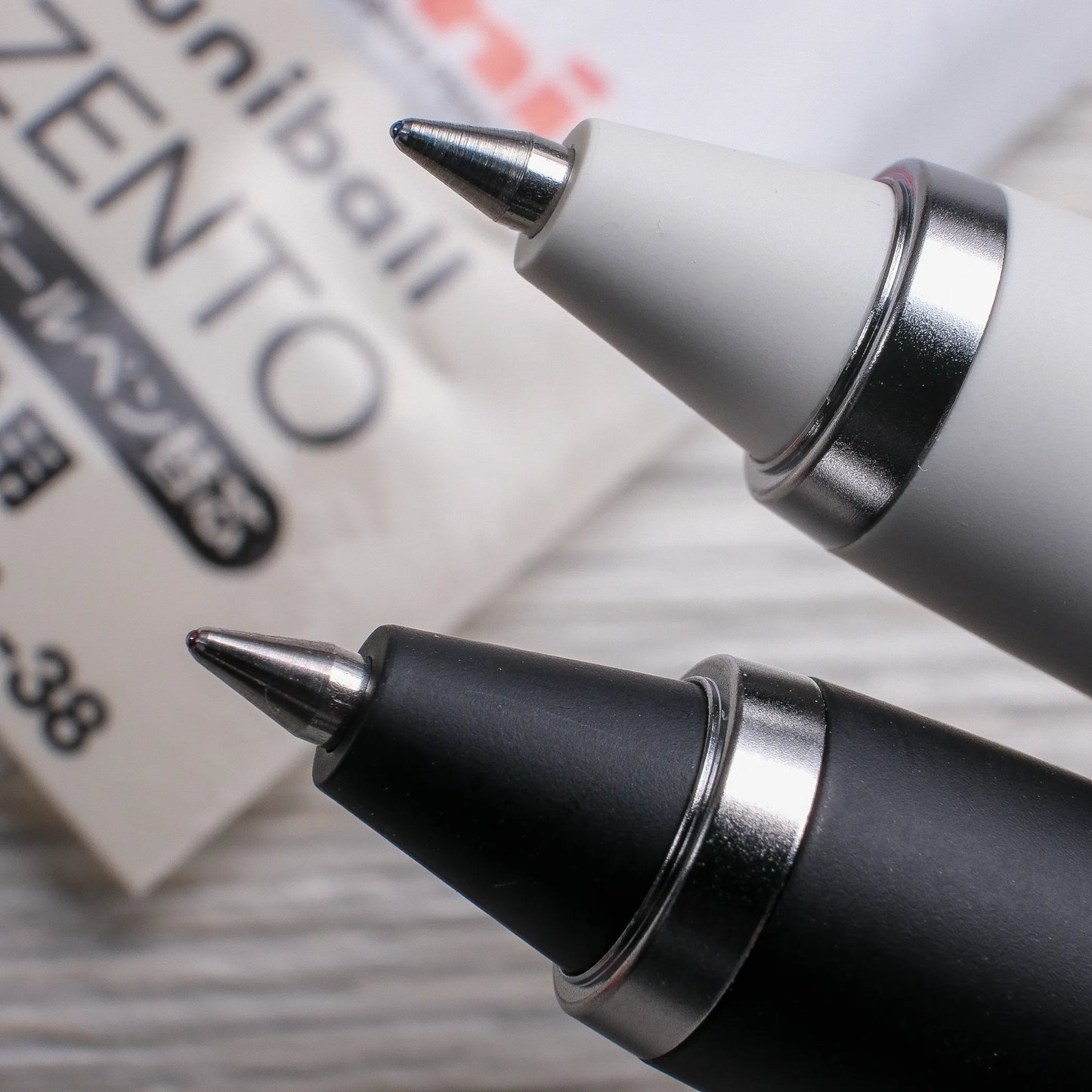 Uni-ball Zento Signature Retractable 3-Color Ballpoint Pen, Silver 0.38mm