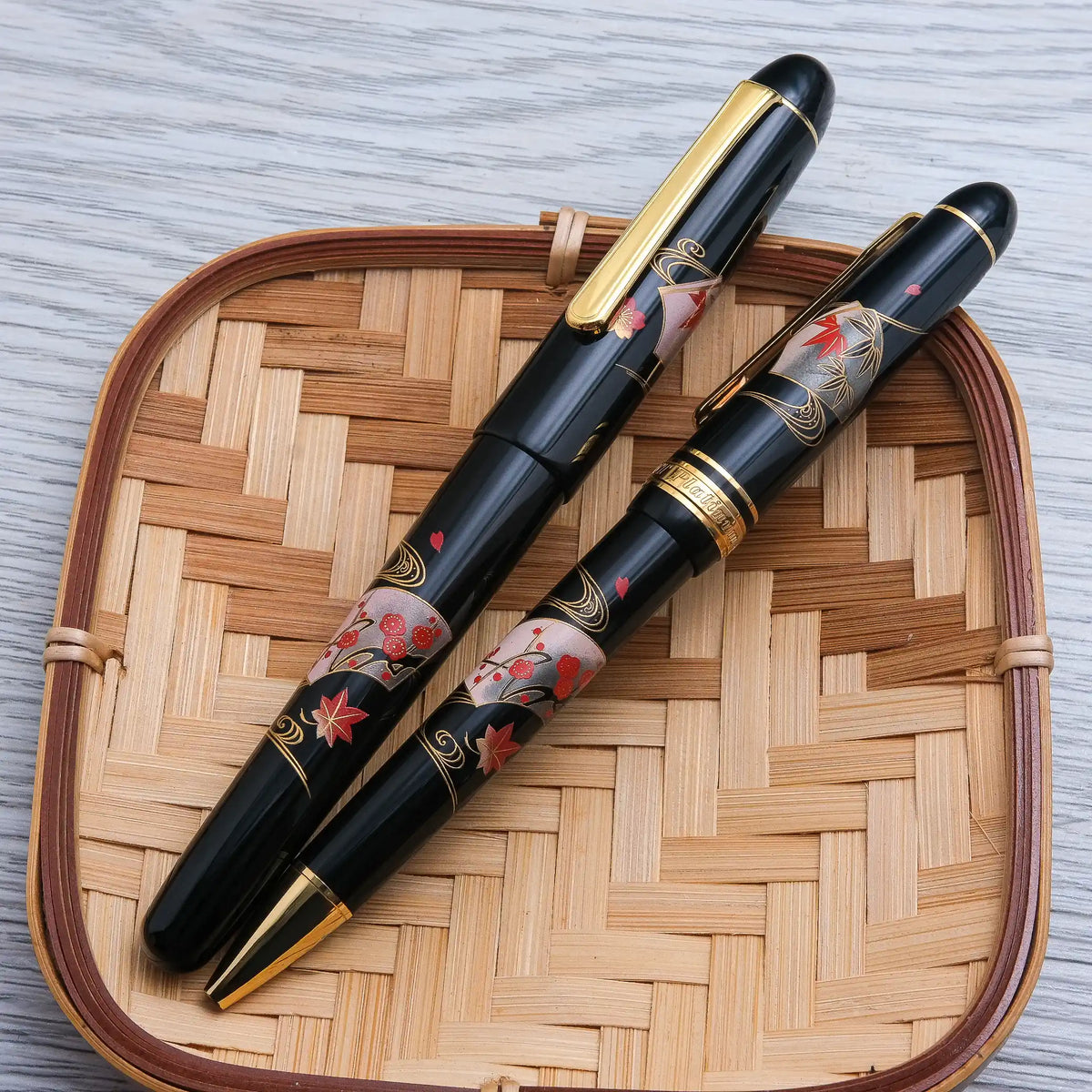 Platinum 3776 Century Urushi Maki-e Fountain Pen - Senmen