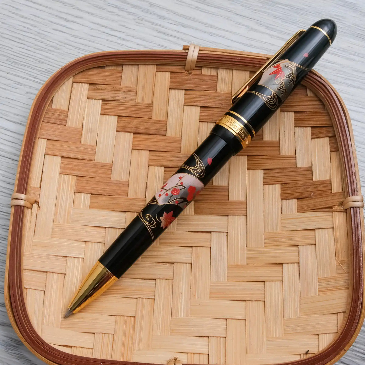 Platinum President Maki-e Ballpoint Pen - Senmen