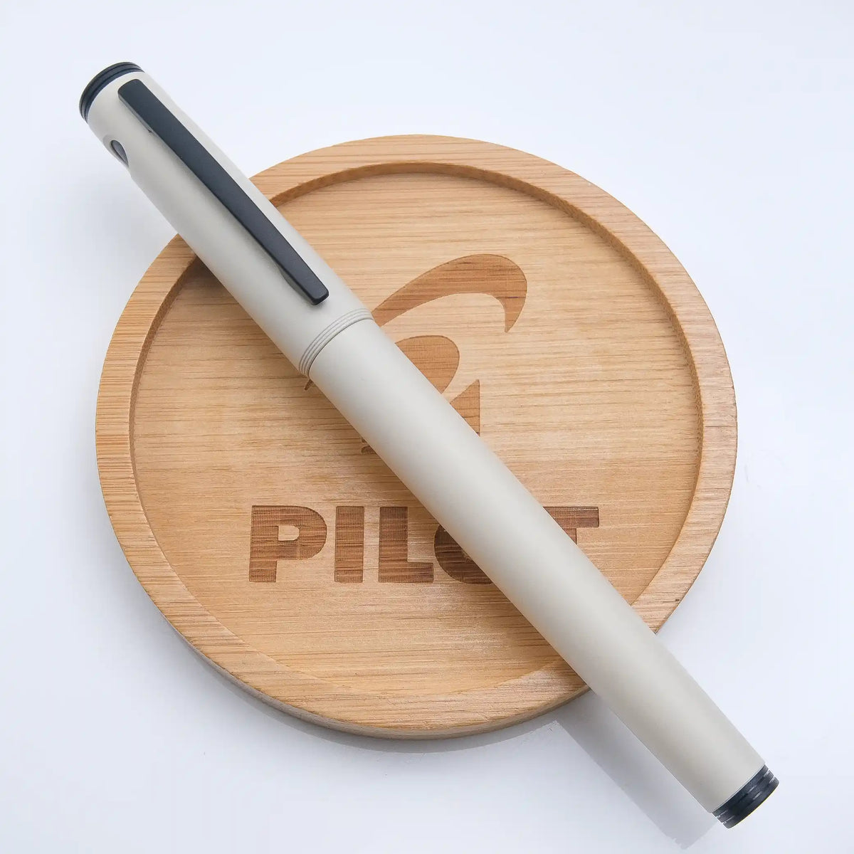 Pilot Lightive Fountain Pen - Off-White