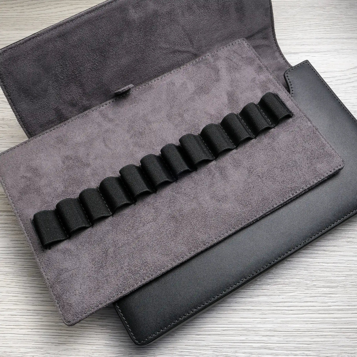 Sheaffer Twelve 12 Slots Leather Pen Case