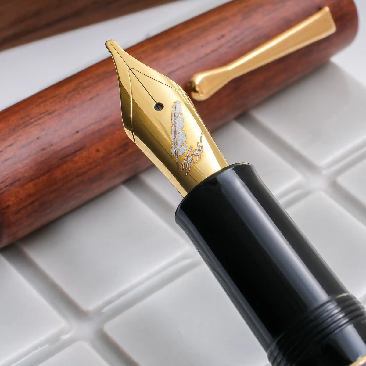 Fine Writing International Wooden Vacuum Filler Fountain Pen - Rosewood