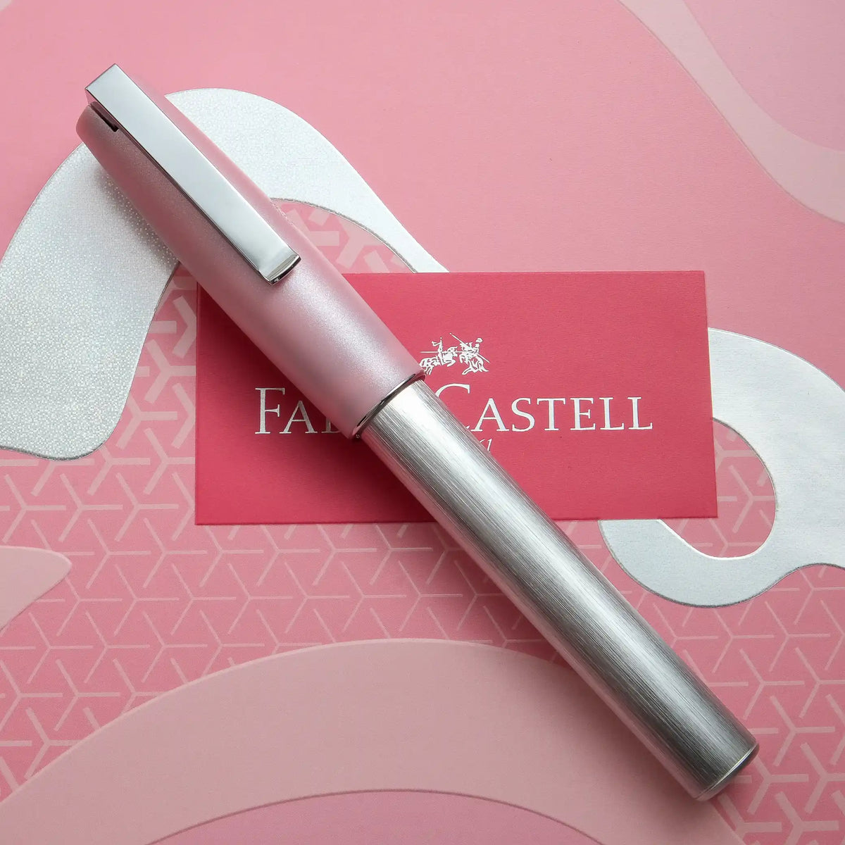Faber-Castell Loom Fountain Pen Special Edition Gift Set - Pink