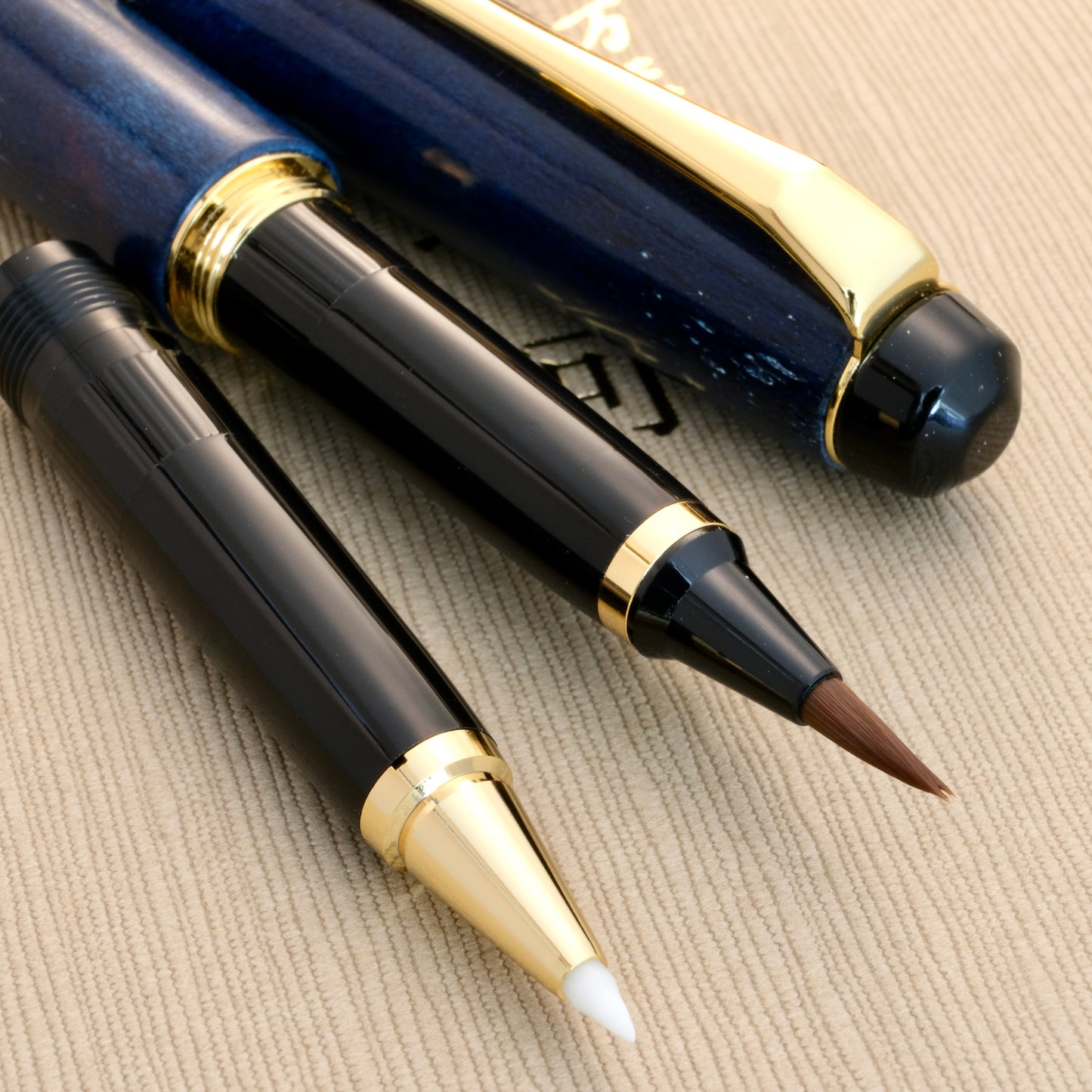 Kuretake Yumeginga Brush Pen Set - Shikatsuno (Deer Antlers) Kodai Aizome (Ancient Indigo)