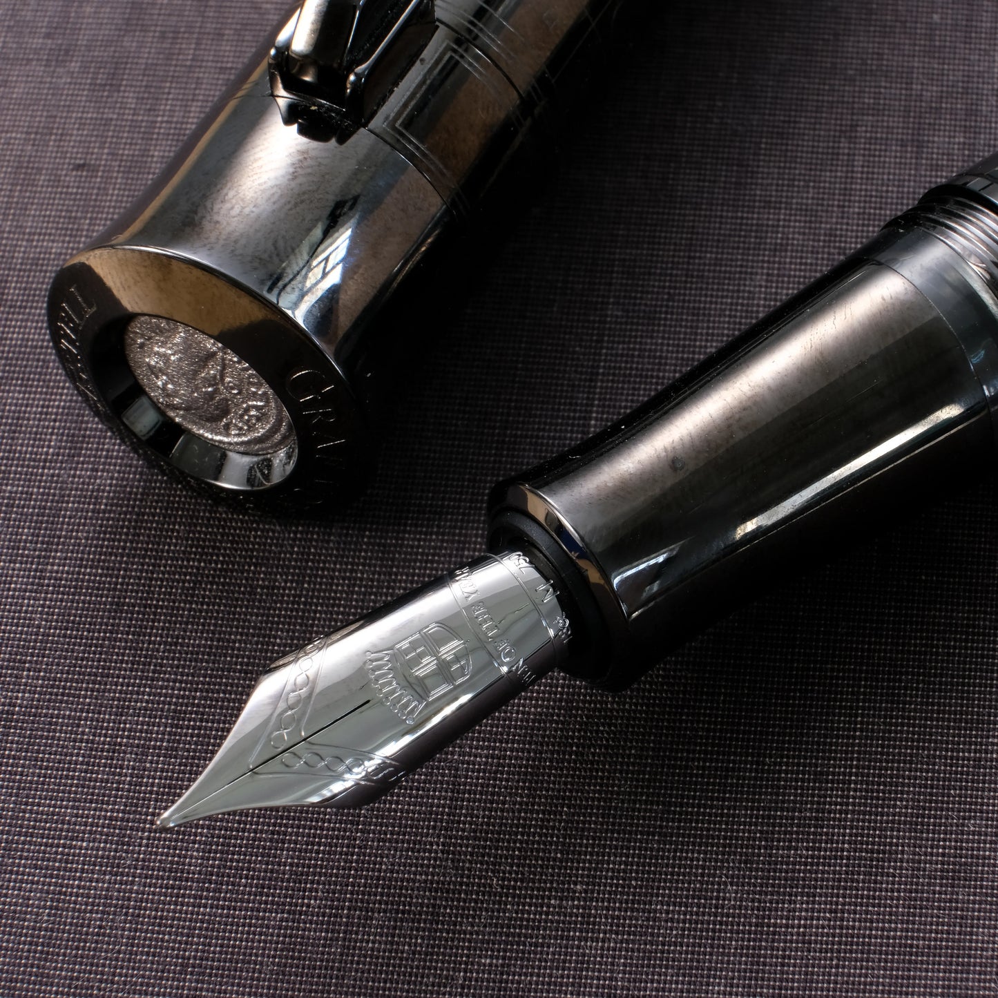 Graf von Faber-Castell Pen of the Year 2018 – Pillars of History - Black Edition (Limited Edition)