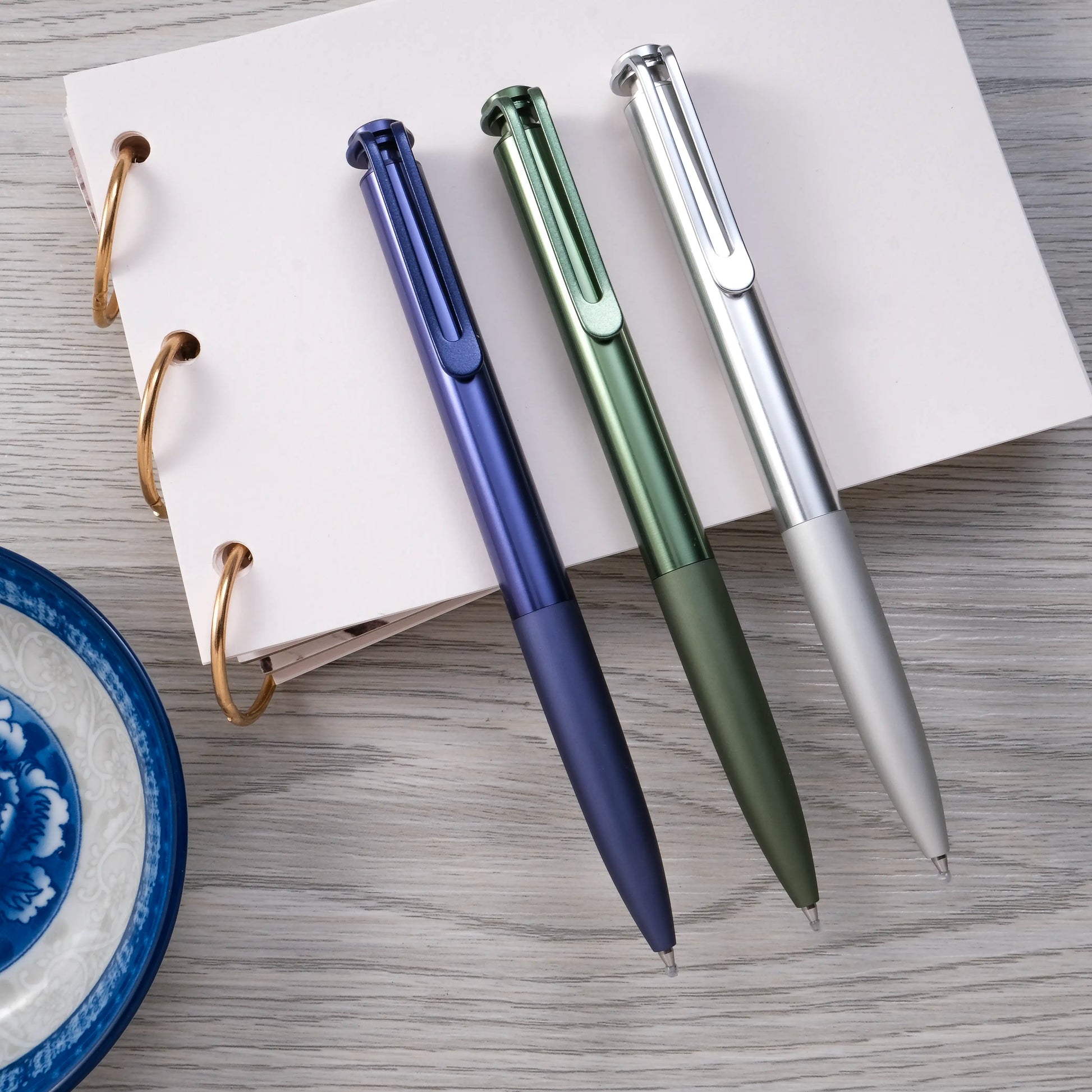 SAKURA craft_lab 008 Gel Ink Pen, Aluminum Edition – Grunge Green SAKURA craft_lab 008 Gel Ink Pen, Aluminum Edition – Grunge Green