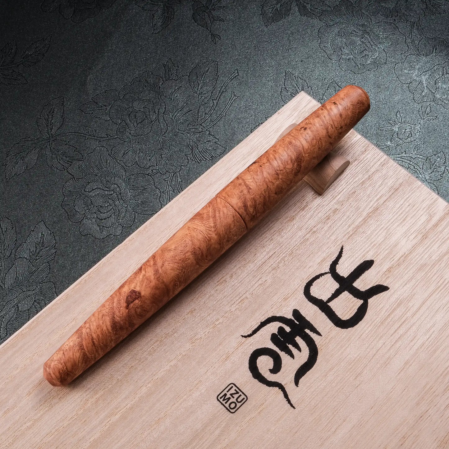 Platinum Izumo Precious Wood Fountain Pen: Karin-Kobu (Amboyna Burl) Limited Edition