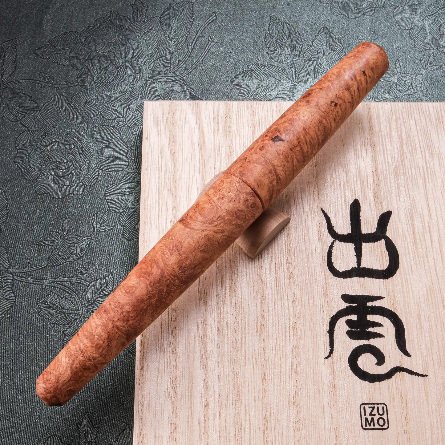 Platinum Izumo Precious Wood Fountain Pen: Karin-Kobu (Amboyna Burl) Limited Edition