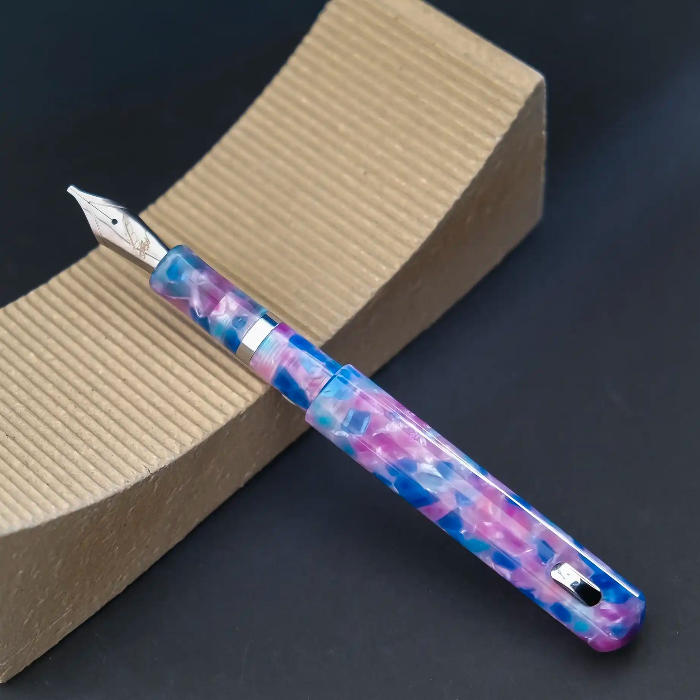 Fine Writing Int. Pencket Fountain Pen - Morganite