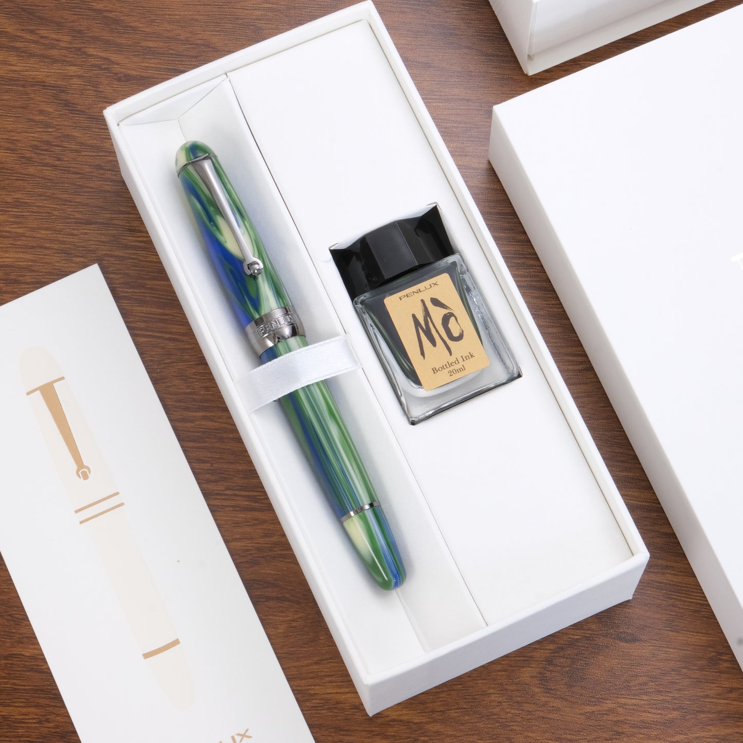 Penlux Masterpiece Delgado Fountain Pen - Green Earth