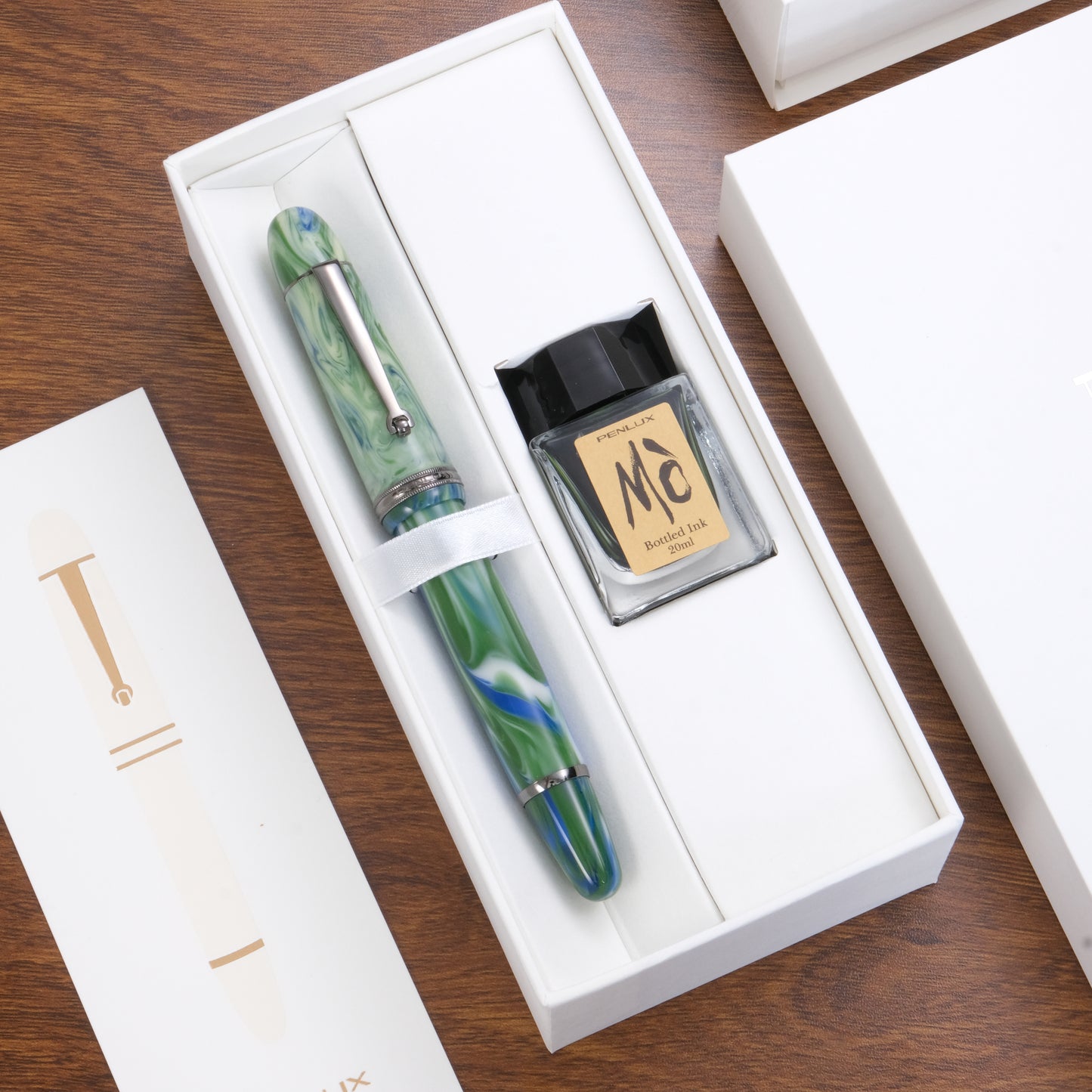 Penlux Masterpiece Grande Fountain Pen - Green Earth