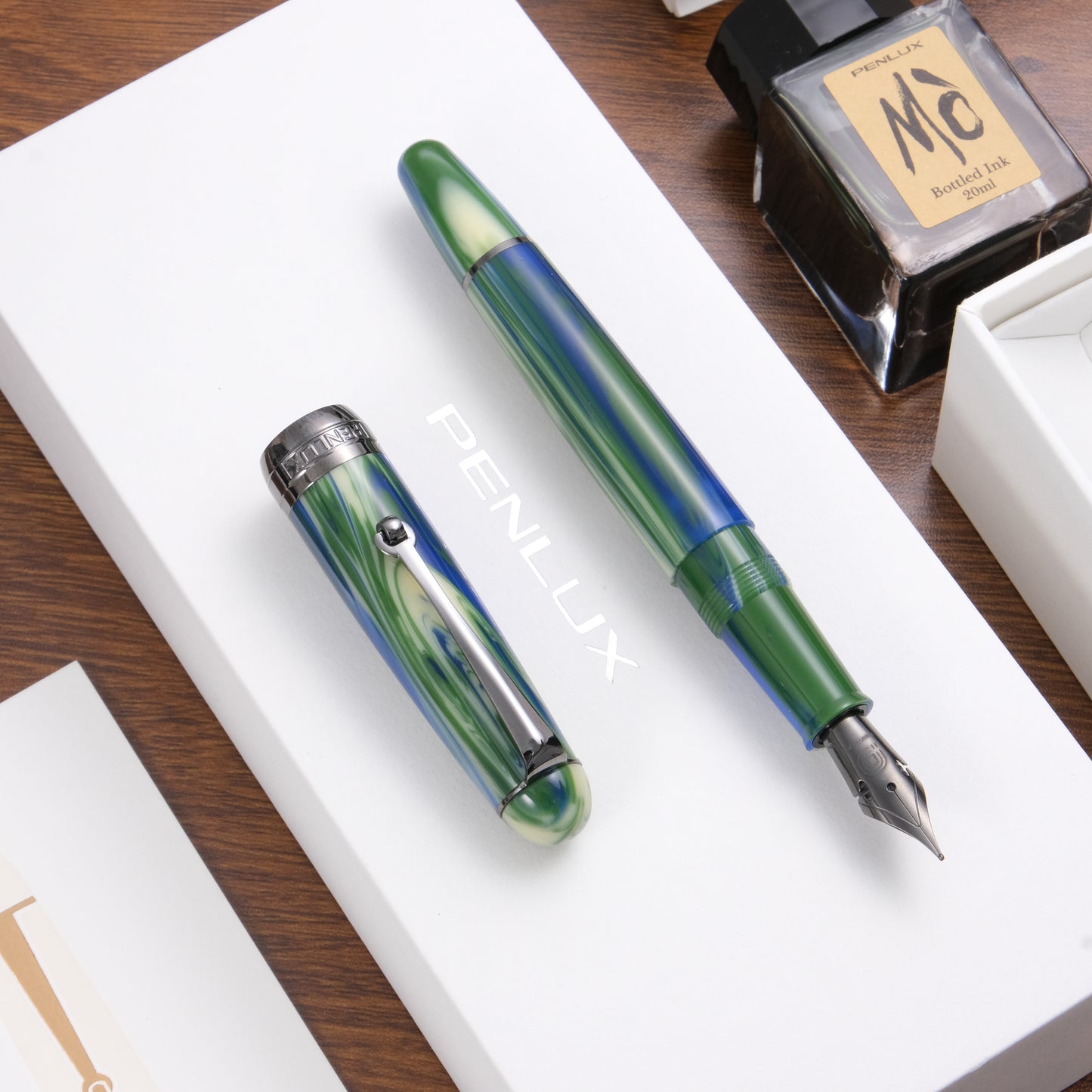 Penlux Masterpiece Delgado Fountain Pen - Green Earth