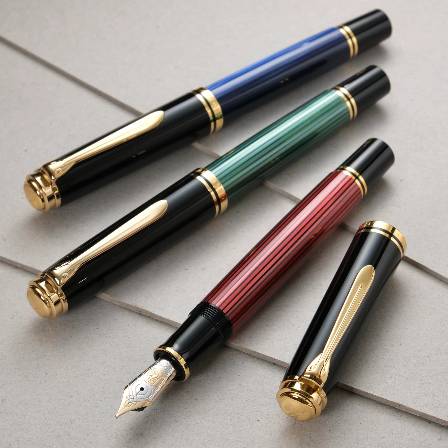 Pelikan M600 Fountain Pen － Black & Red